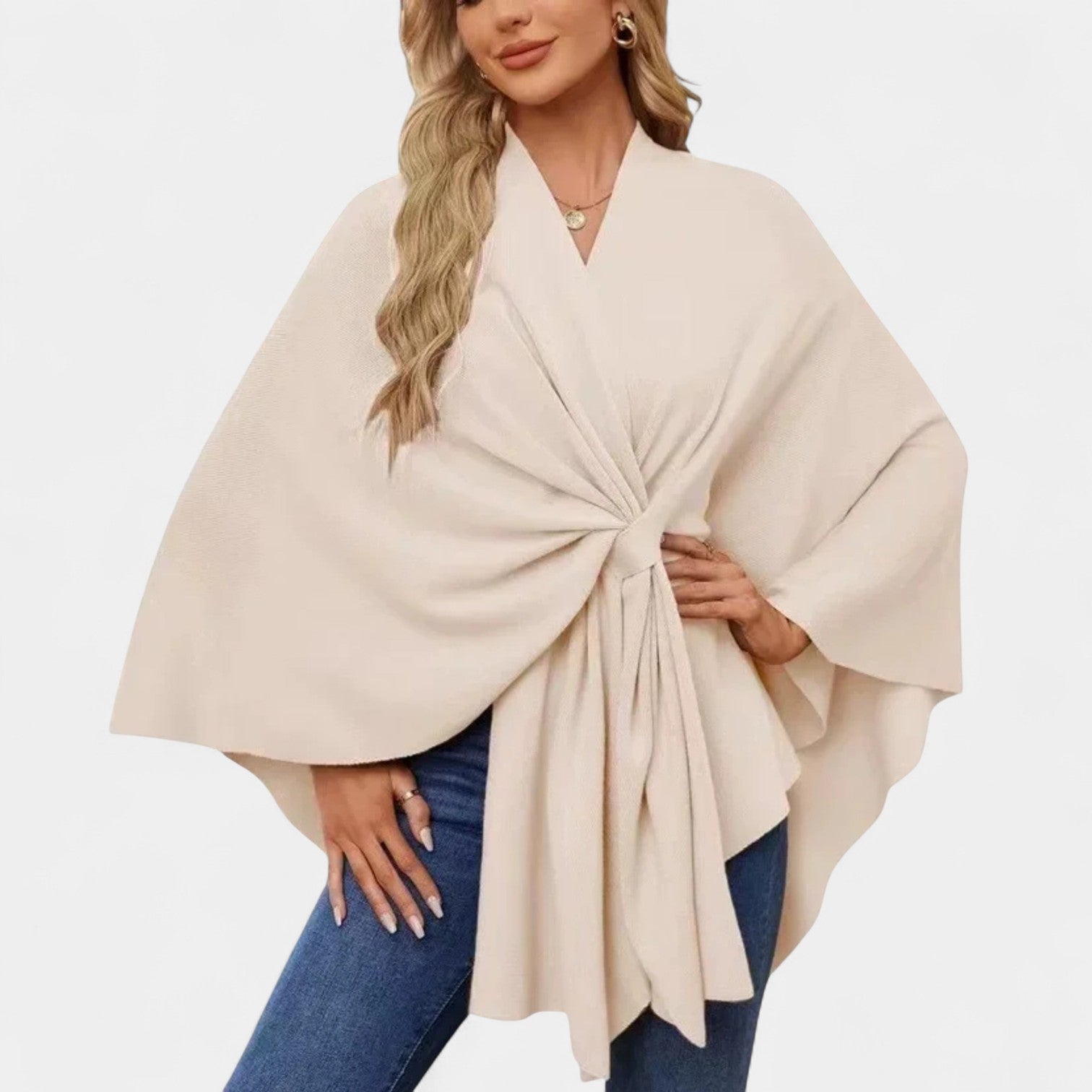 Daniela – Eleganten padajoči pončo z vozlom 