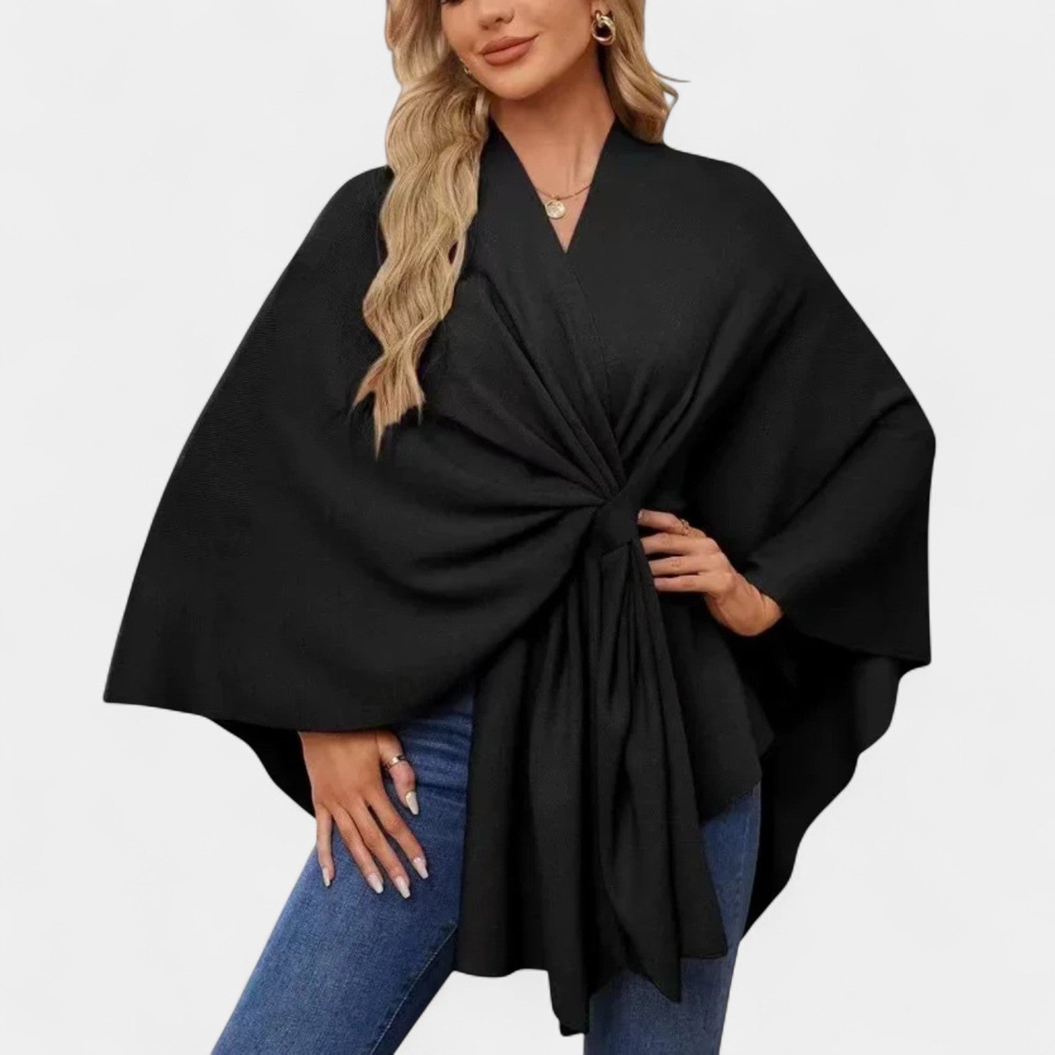 Daniela – Eleganten padajoči pončo z vozlom 