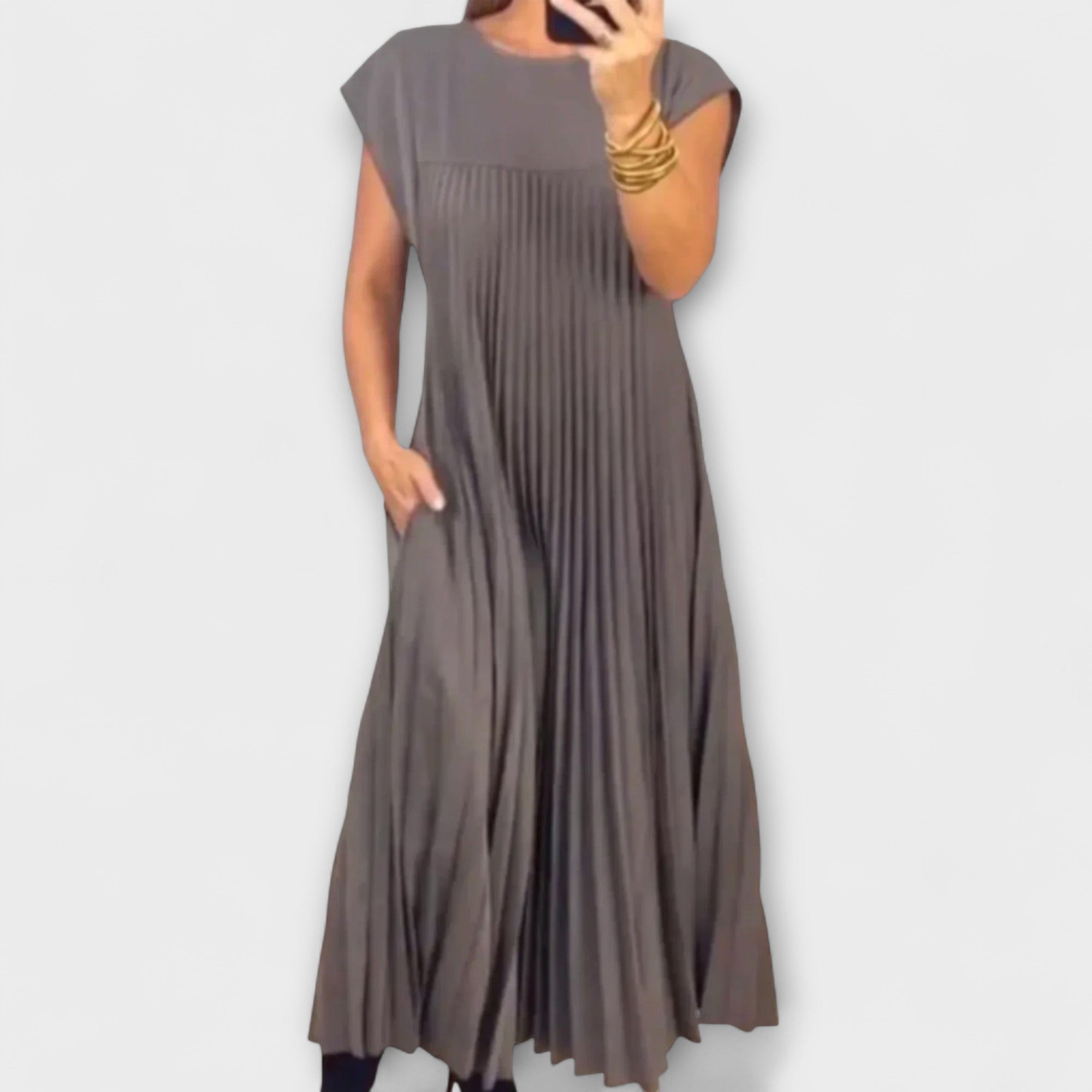 Zairelle – Elegantne Plisirane Obleke